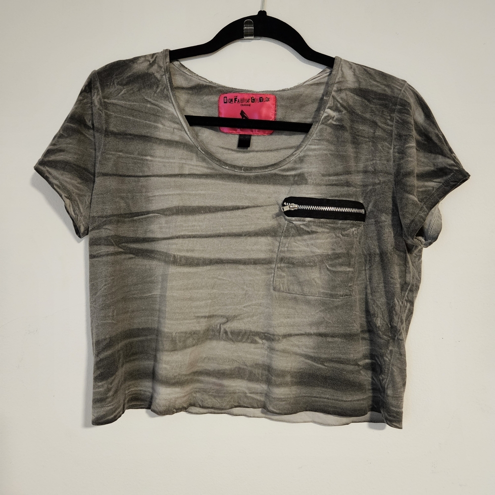 Chic Distressed Gray Crop Top with Zipper Pocket